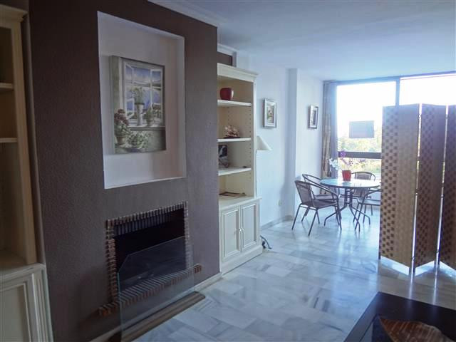 Middle Floor Apartment in Nueva Andalucía