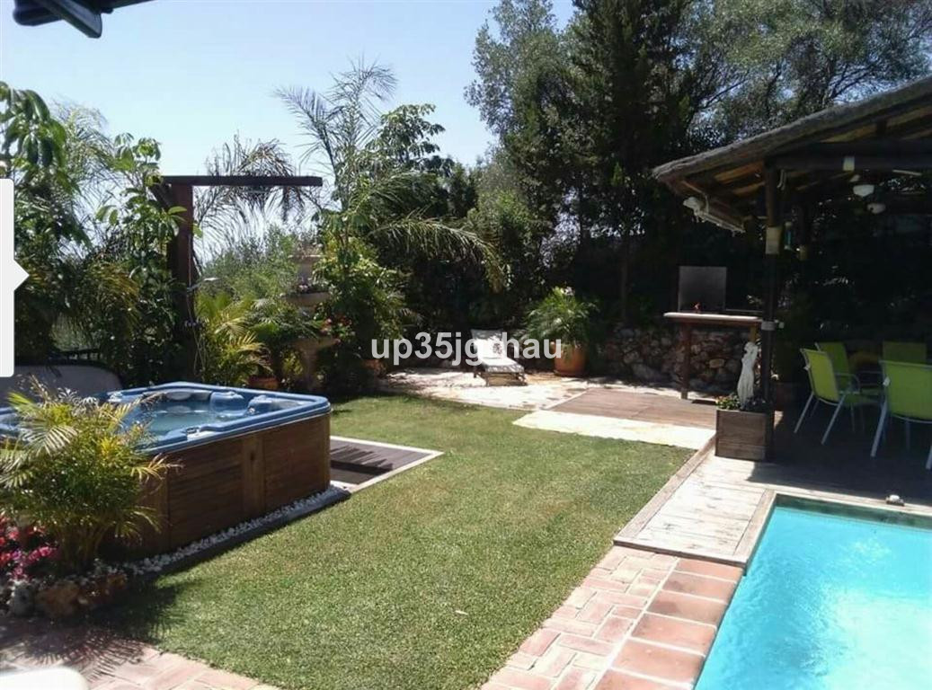 Ground Floor Apartment in Estepona