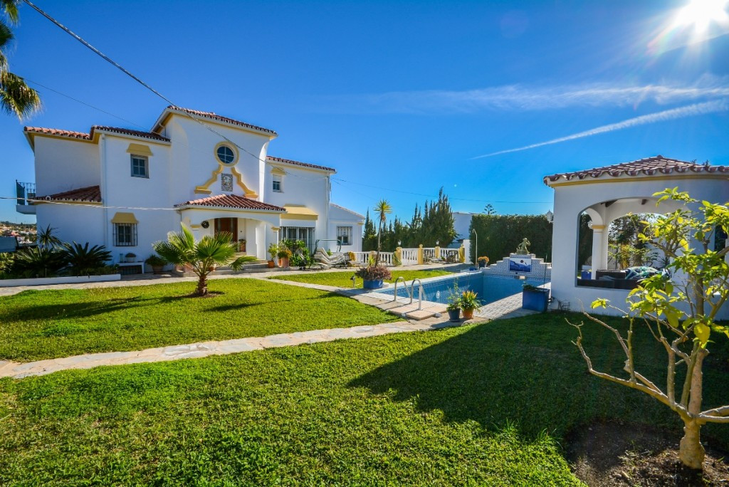 Detached Villa in Estepona