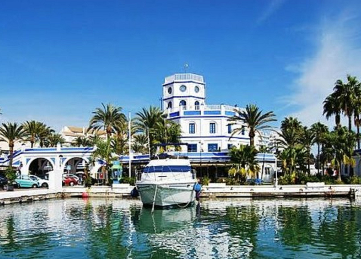 Penthouse in Estepona