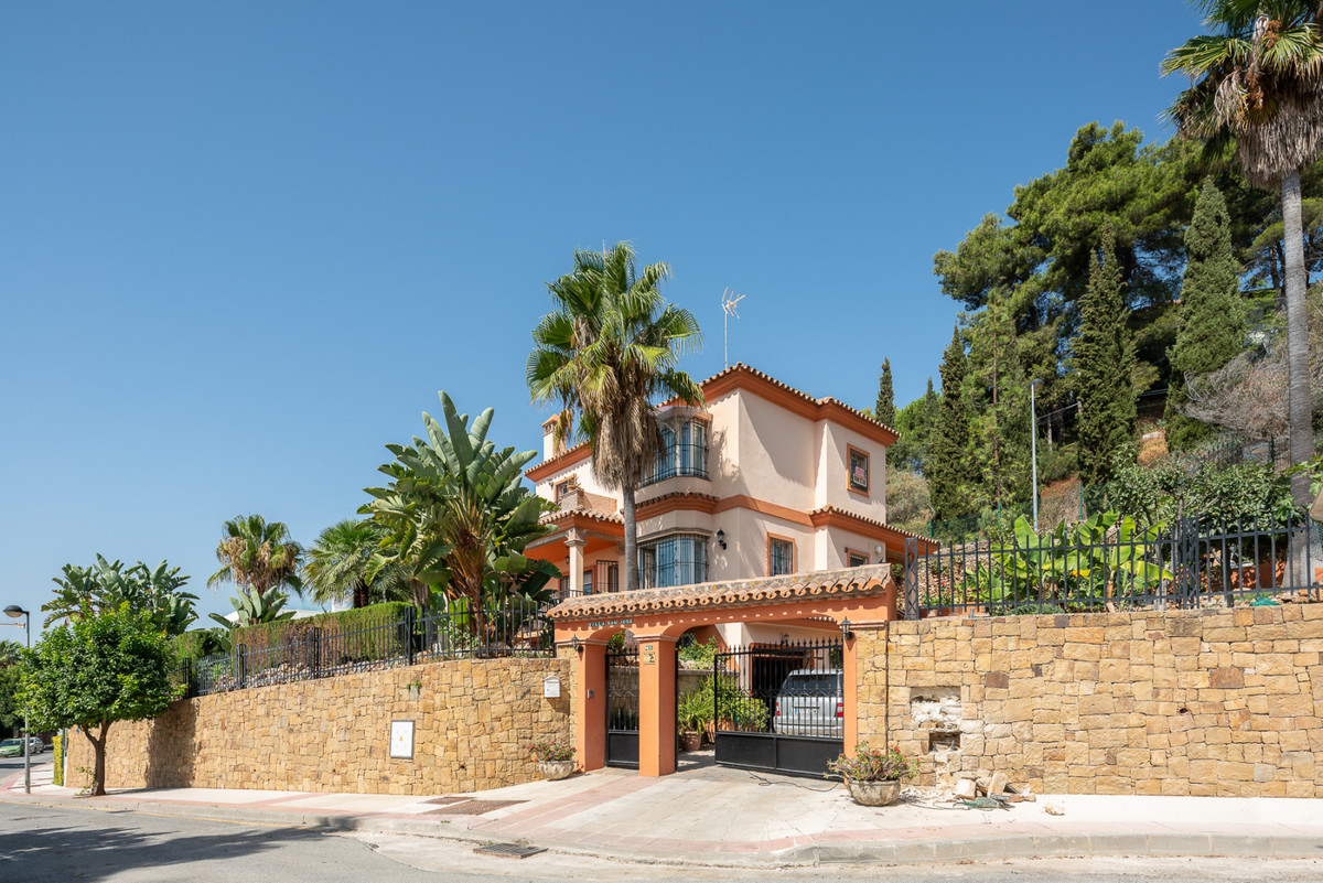 Detached Villa in Marbella