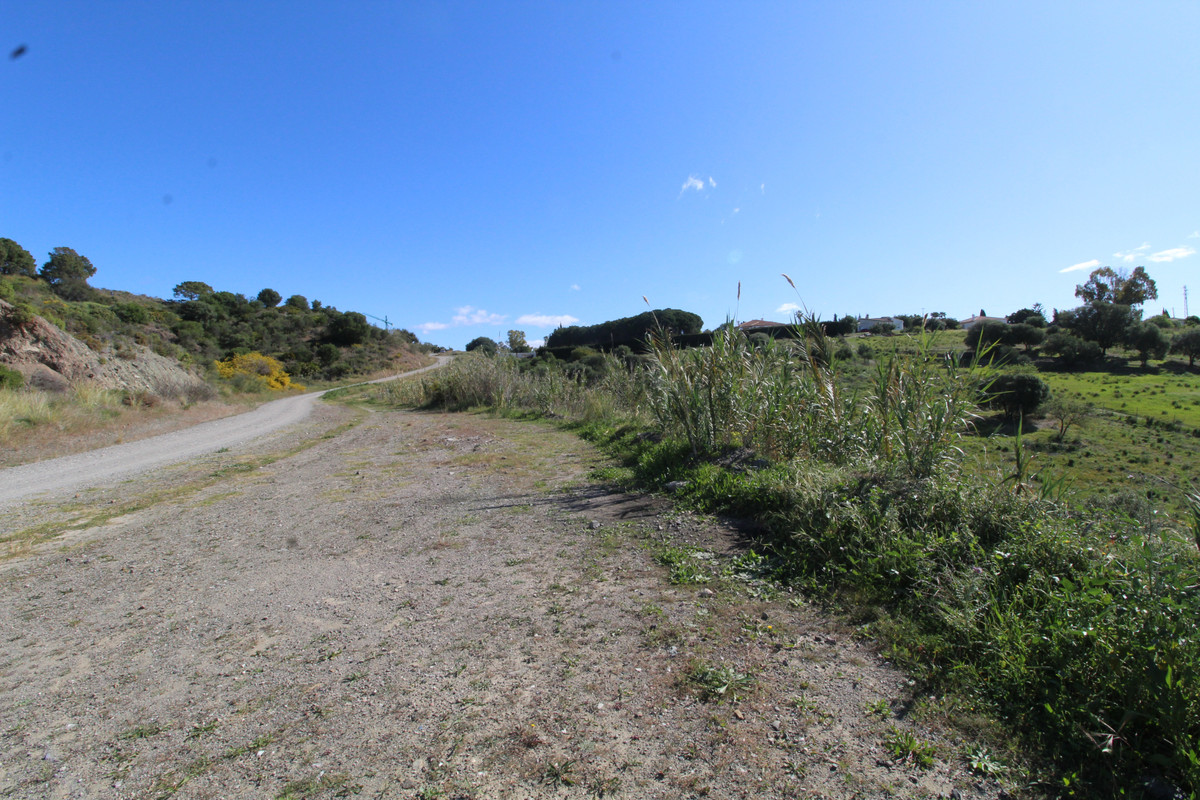 Residential Plot in Benahavís