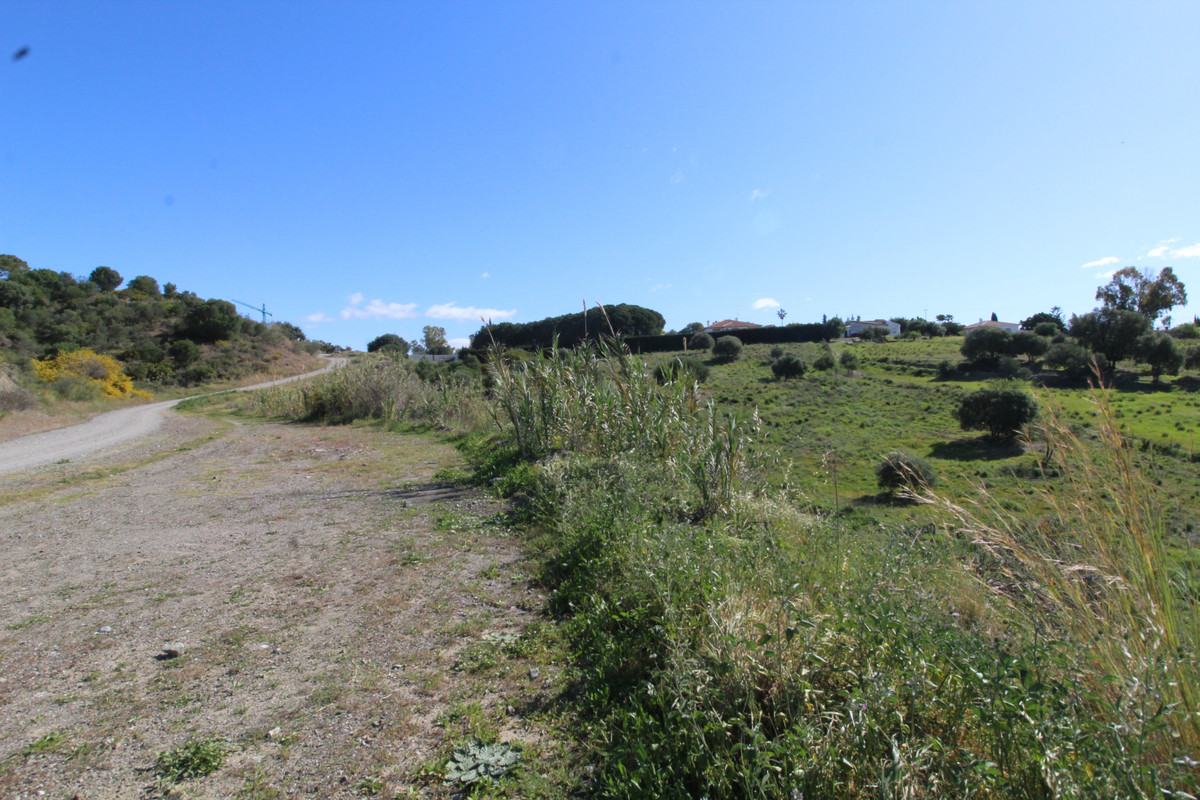 Residential Plot in Benahavís