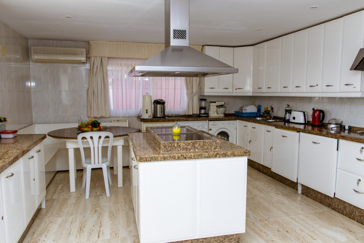 Detached Villa in Estepona