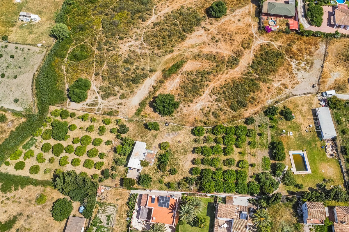 Land with Ruin in Estepona