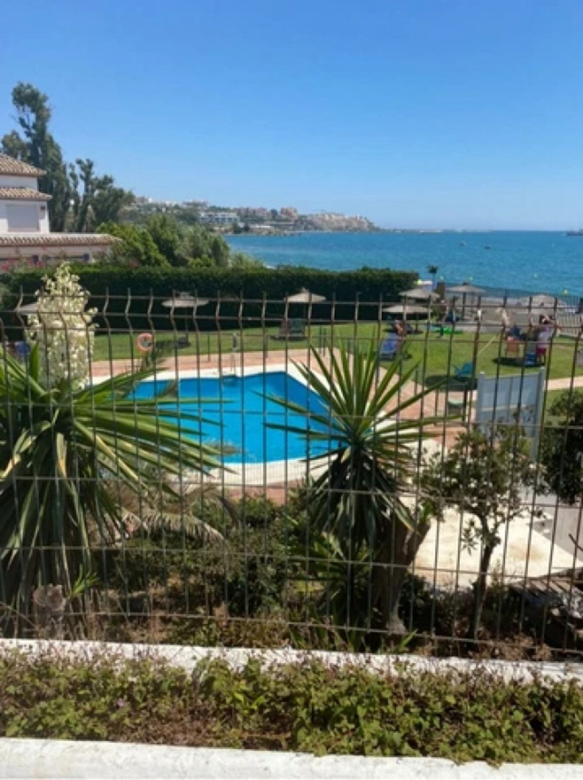 Middle Floor Apartment in Estepona