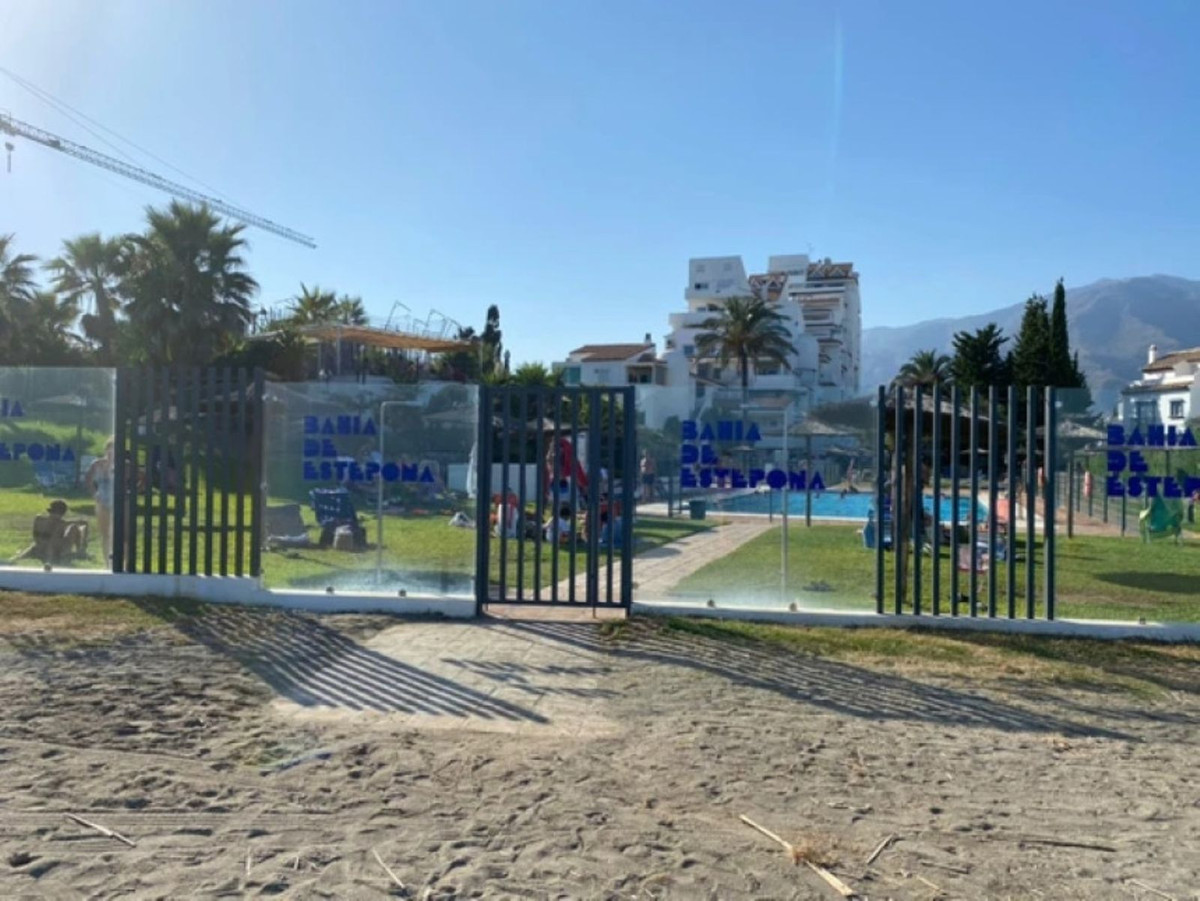 Middle Floor Apartment in Estepona