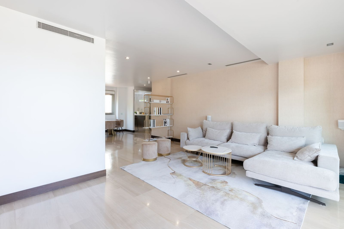 Middle Floor Apartment in Benahavís