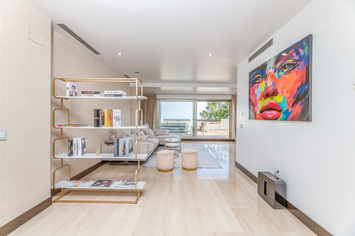 Middle Floor Apartment in Benahavís
