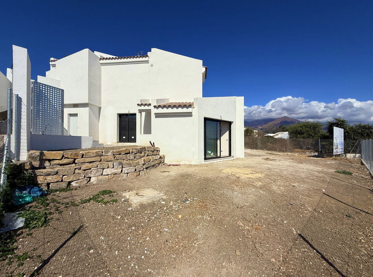 Semi-Detached House in Estepona