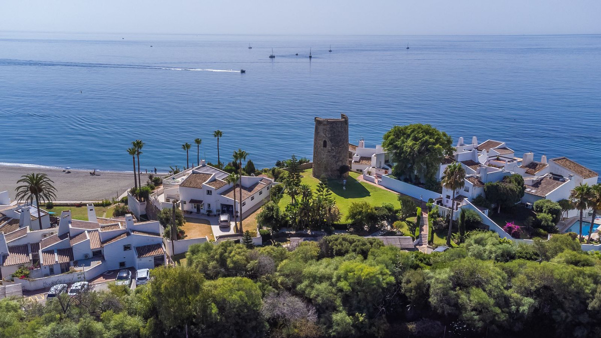 Semi-Detached House in Estepona