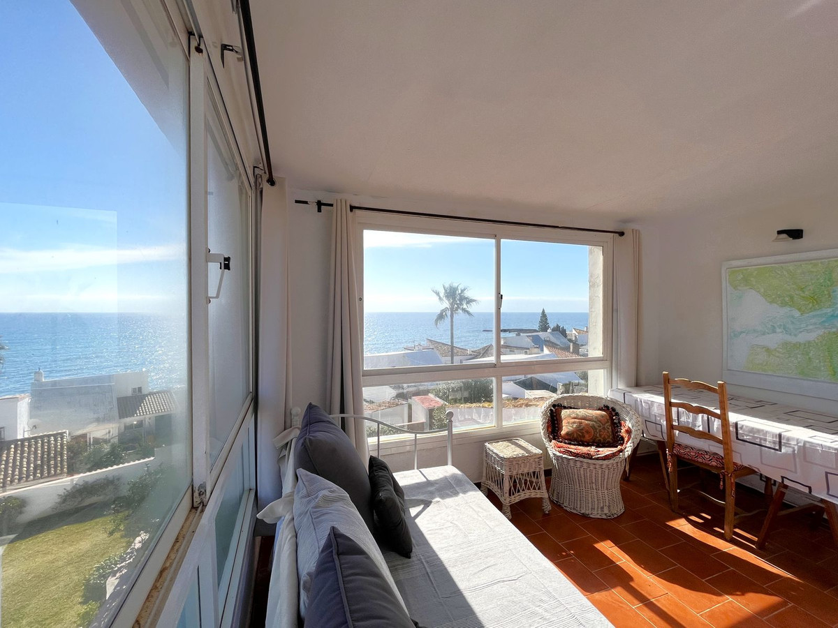Detached Villa in Estepona