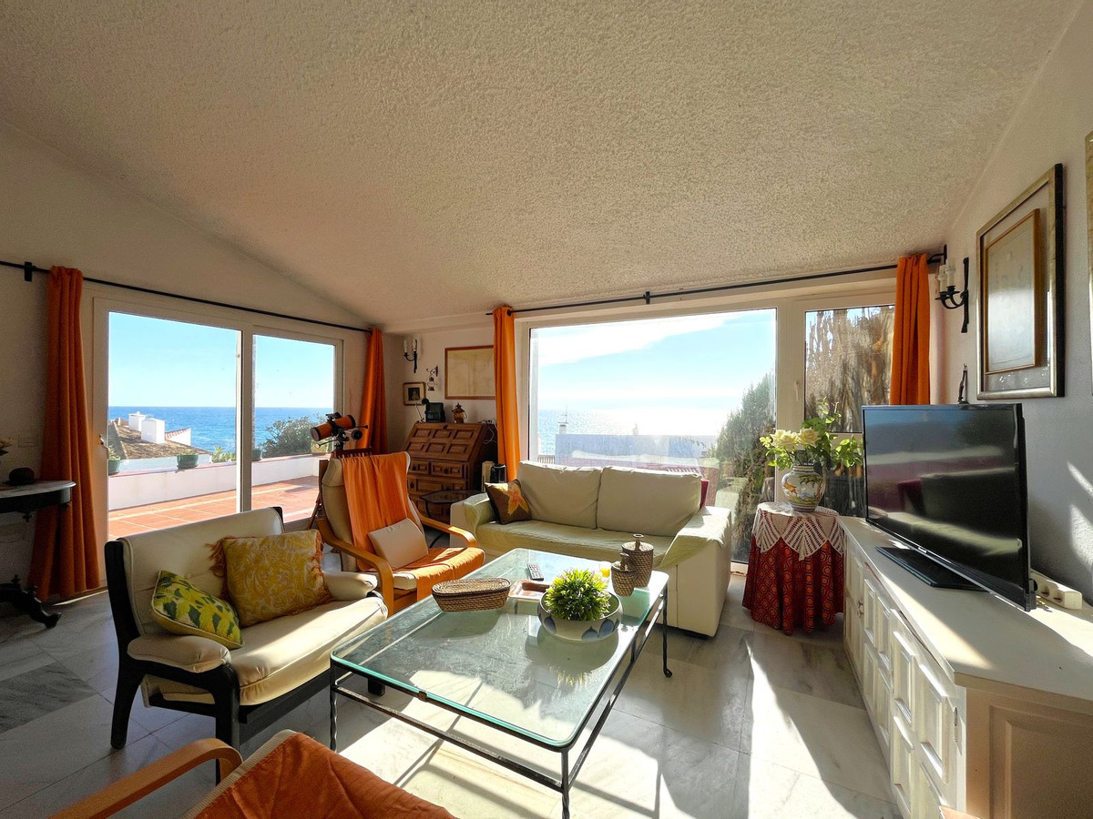 Detached Villa in Estepona