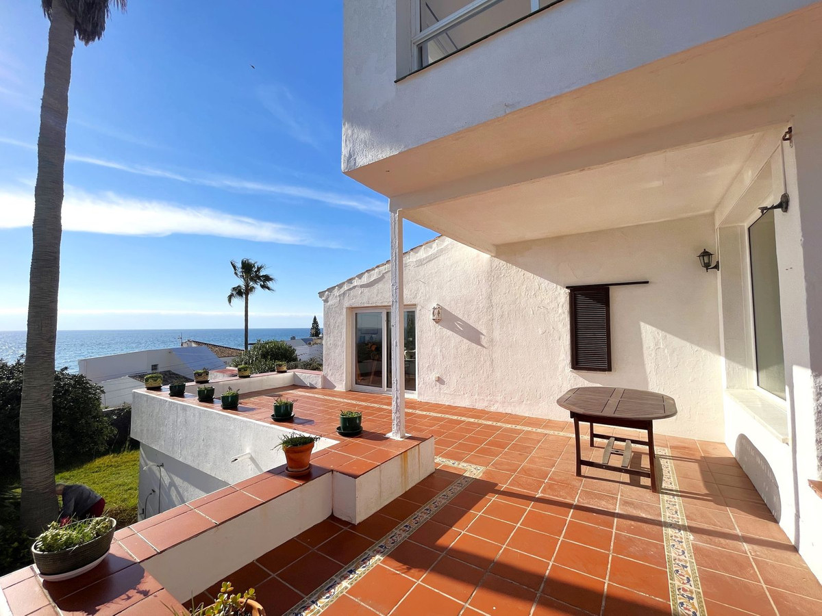 Detached Villa in Estepona