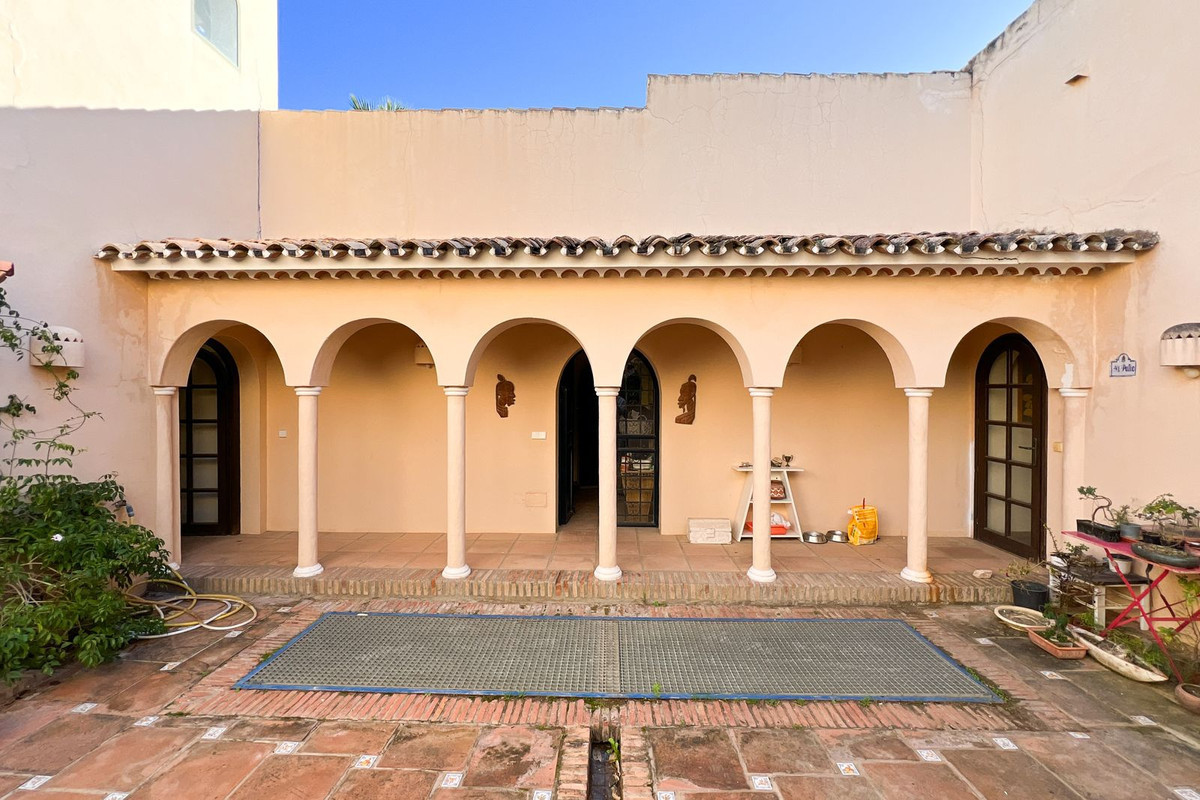 Detached Villa in Estepona