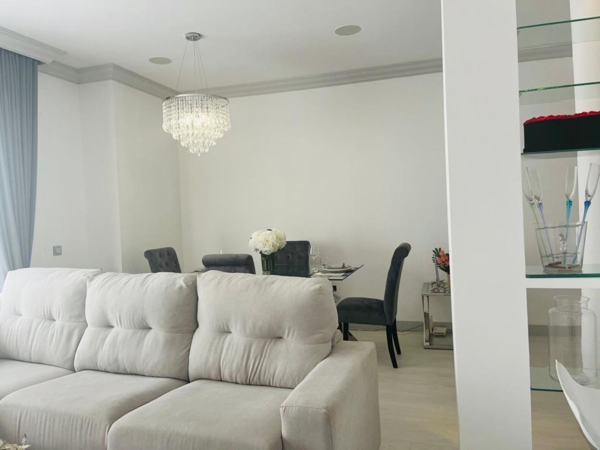 Middle Floor Apartment in Estepona