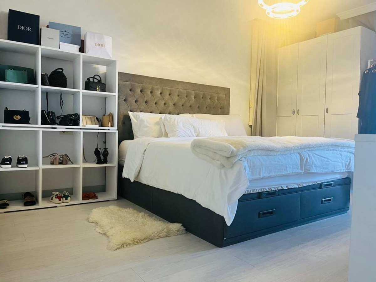 Middle Floor Apartment in Estepona
