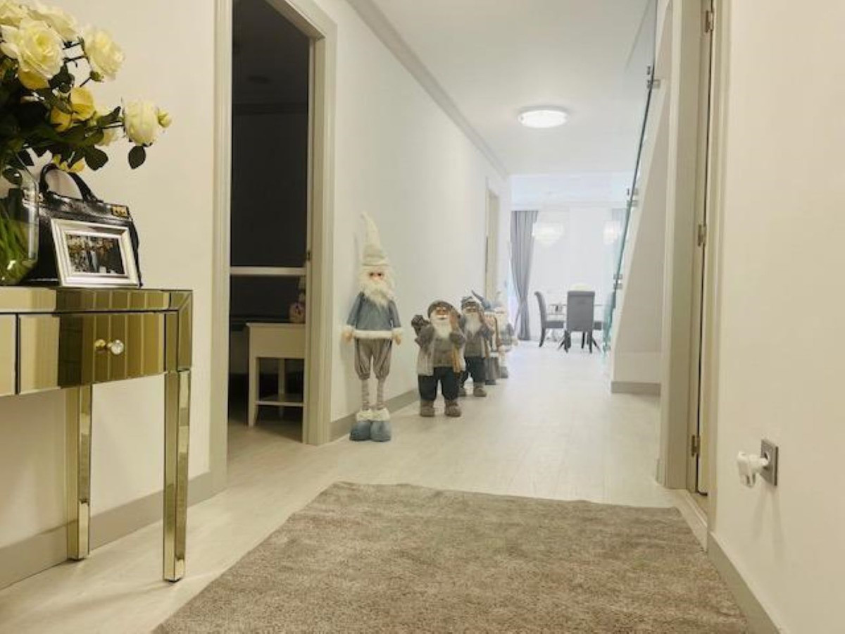 Middle Floor Apartment in Estepona