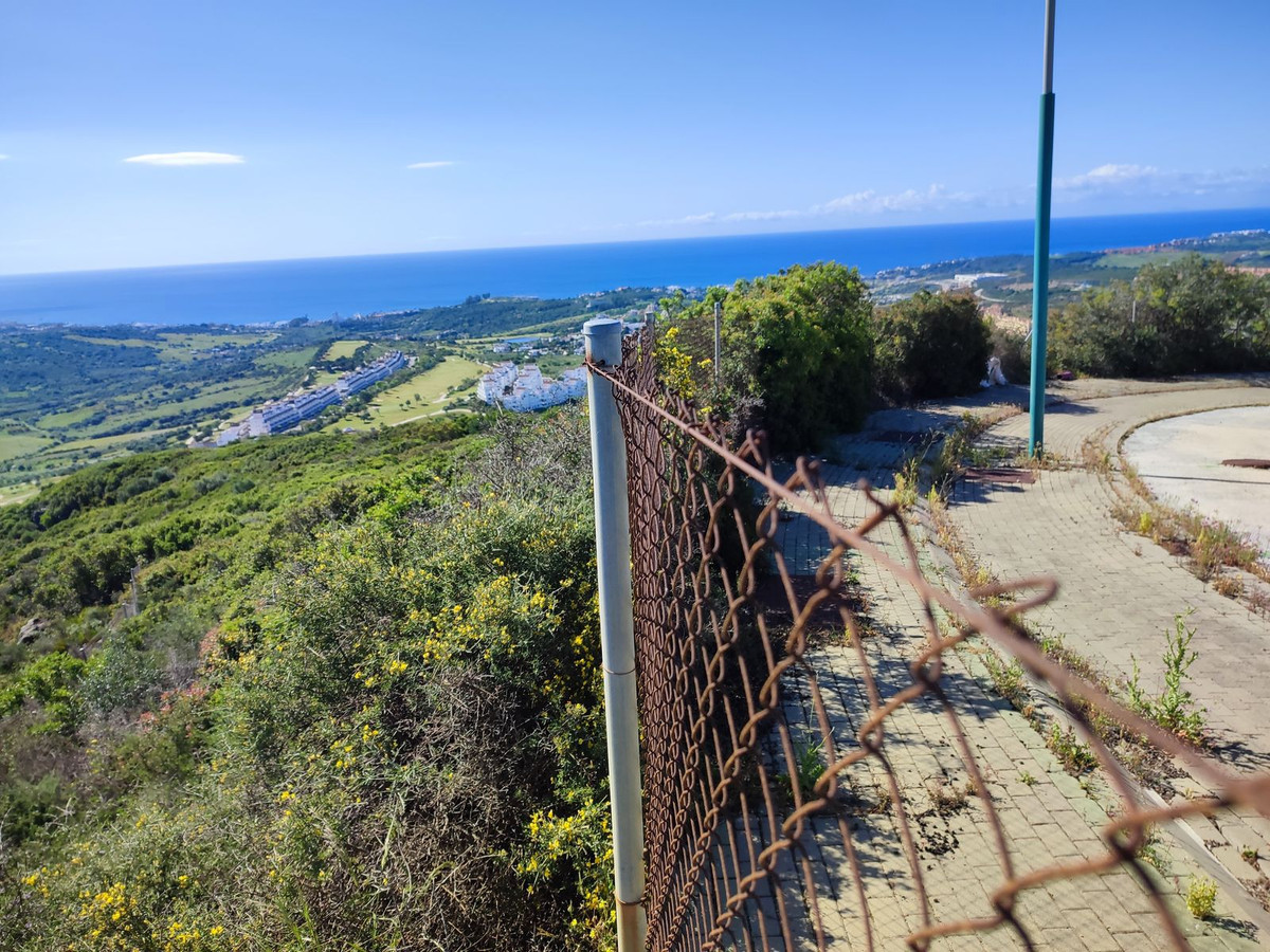 Land in Estepona