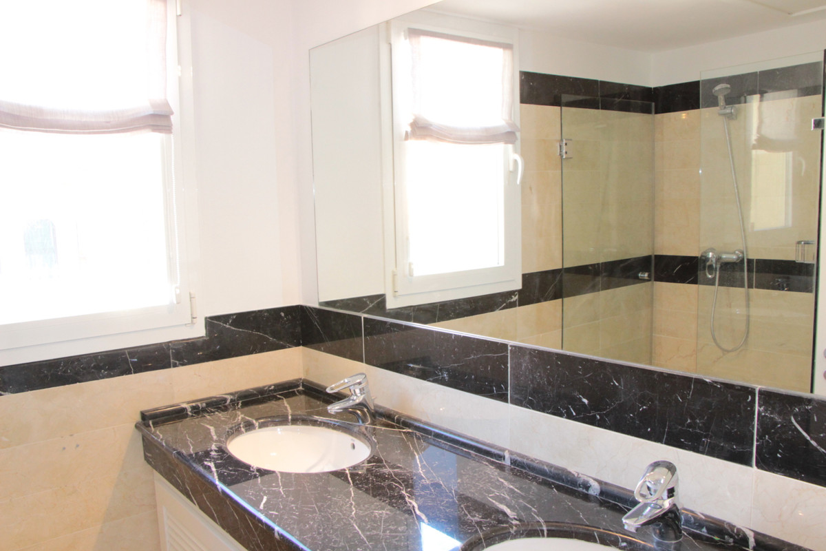 Middle Floor Apartment in Marbella