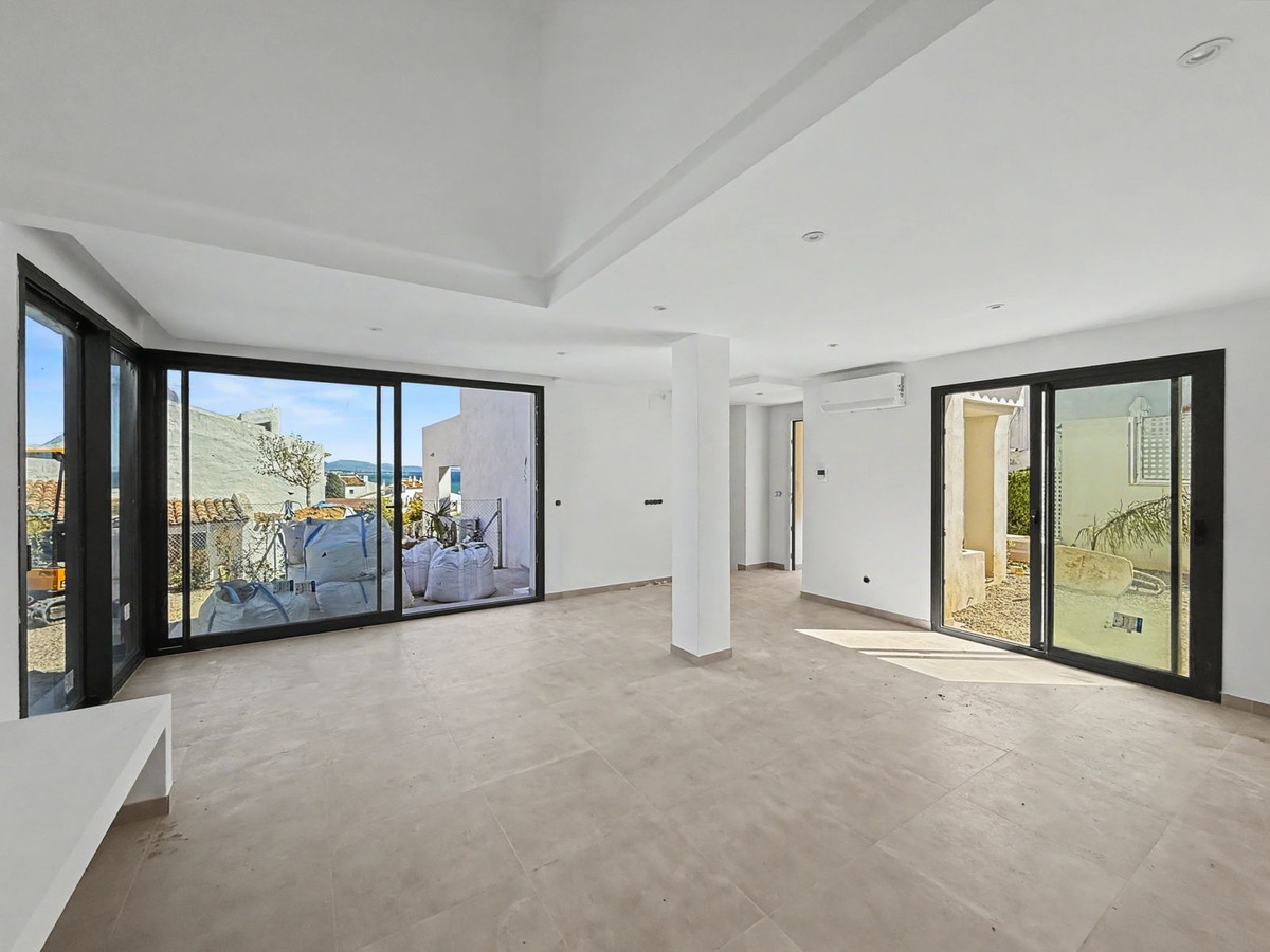 Semi-Detached House in Estepona