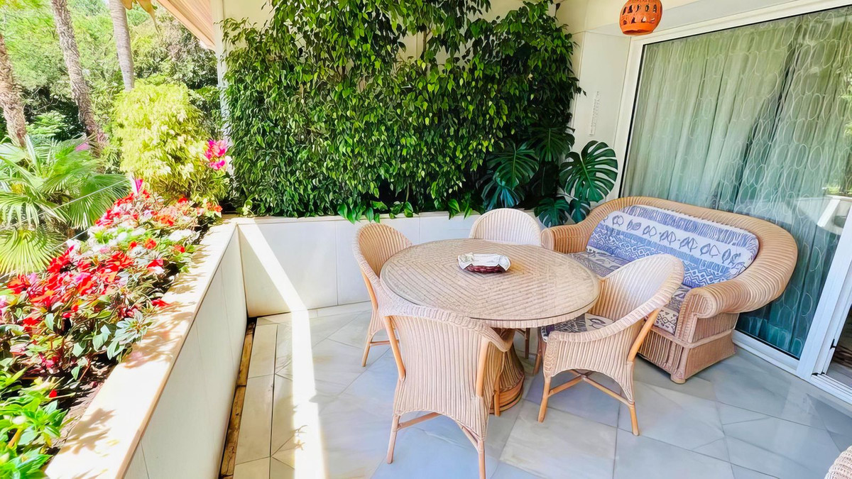 Middle Floor Apartment in Marbella