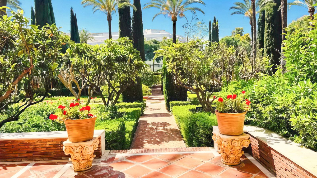 Middle Floor Apartment in Marbella