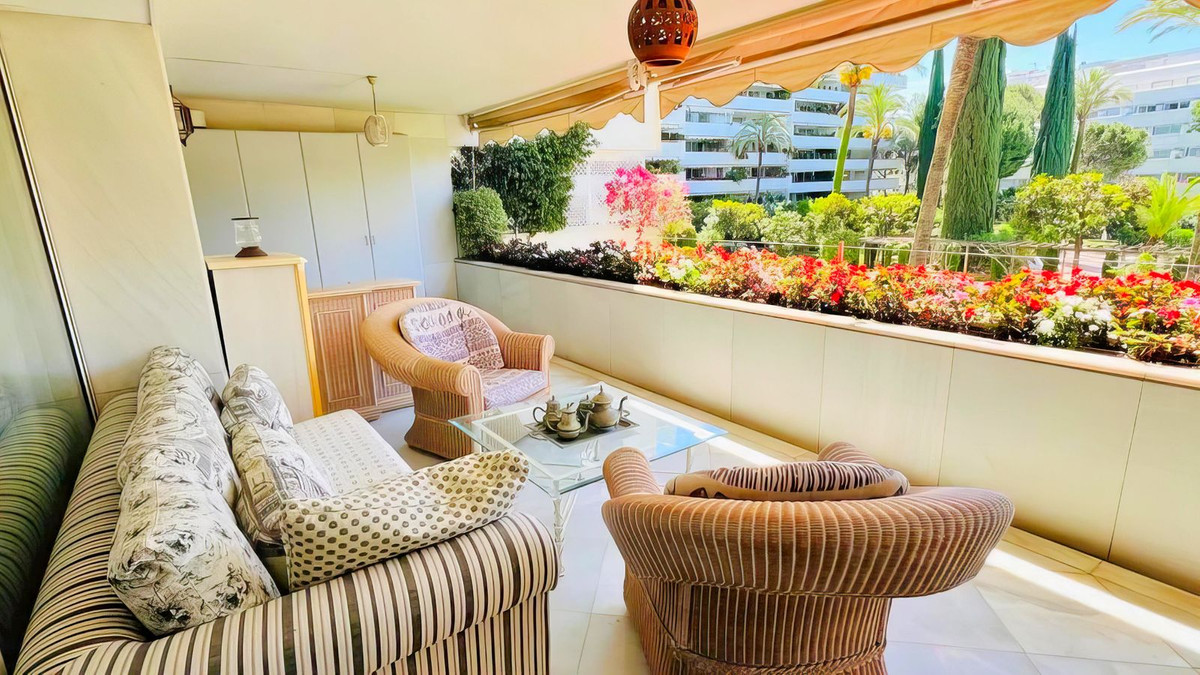 Middle Floor Apartment in Marbella