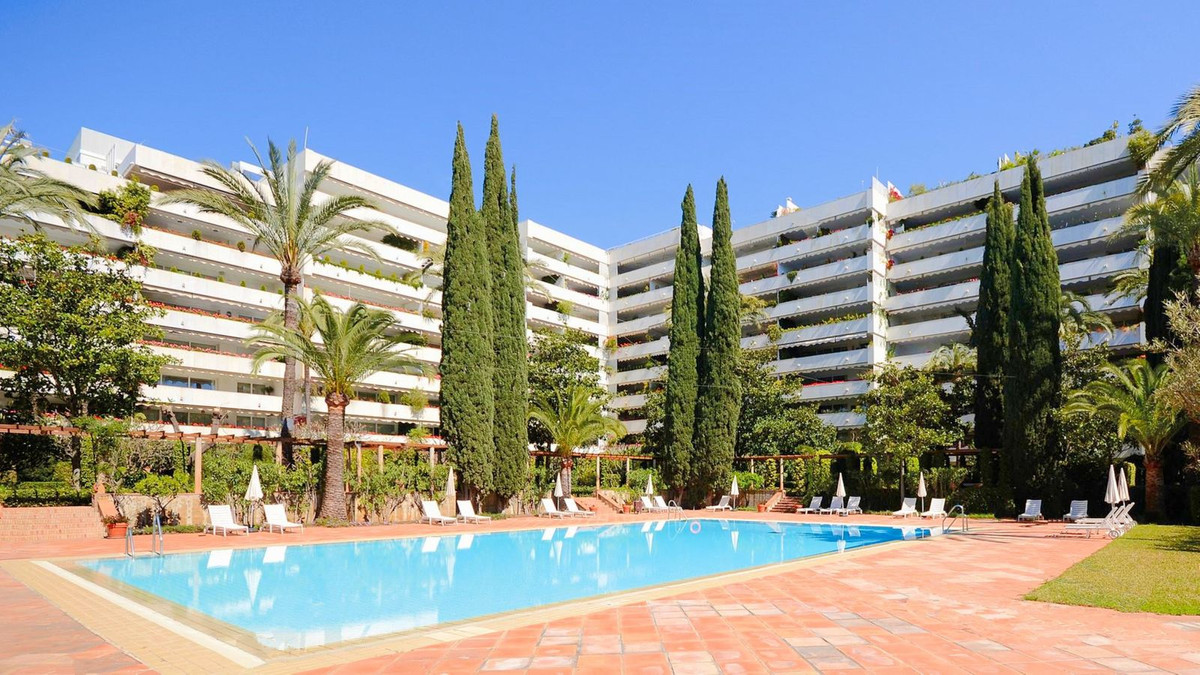 Middle Floor Apartment in Marbella