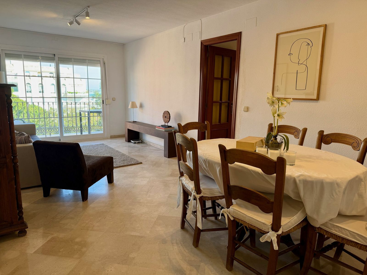Middle Floor Apartment in Marbella