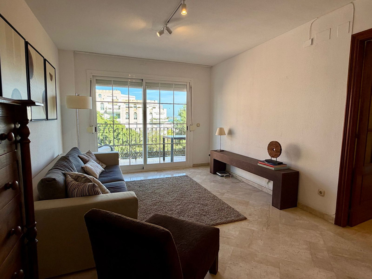 Middle Floor Apartment in Marbella