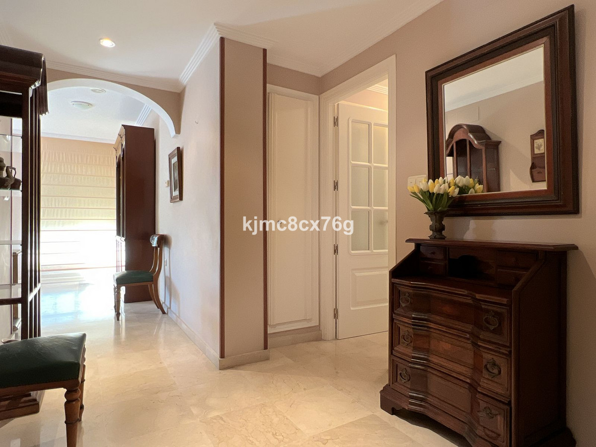 Middle Floor Apartment in Marbella