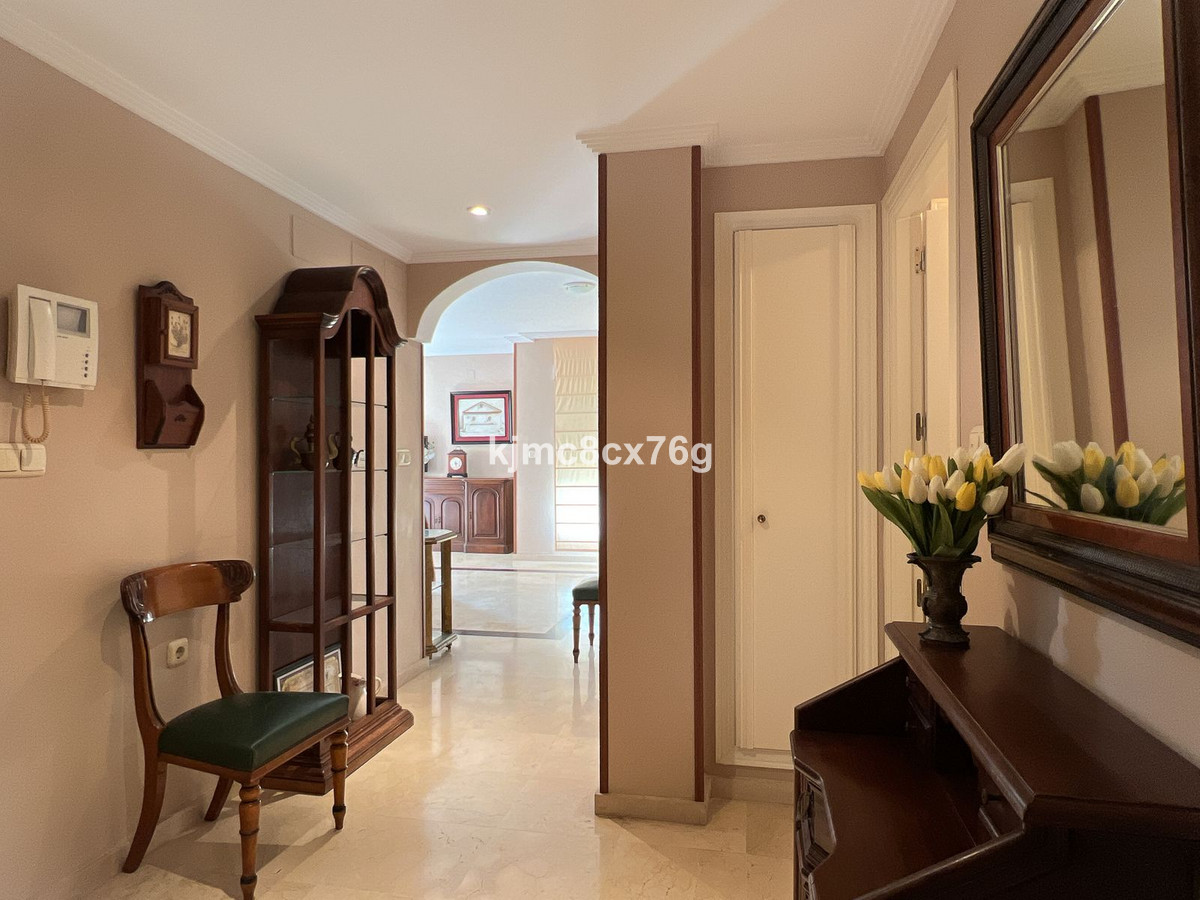 Middle Floor Apartment in Marbella
