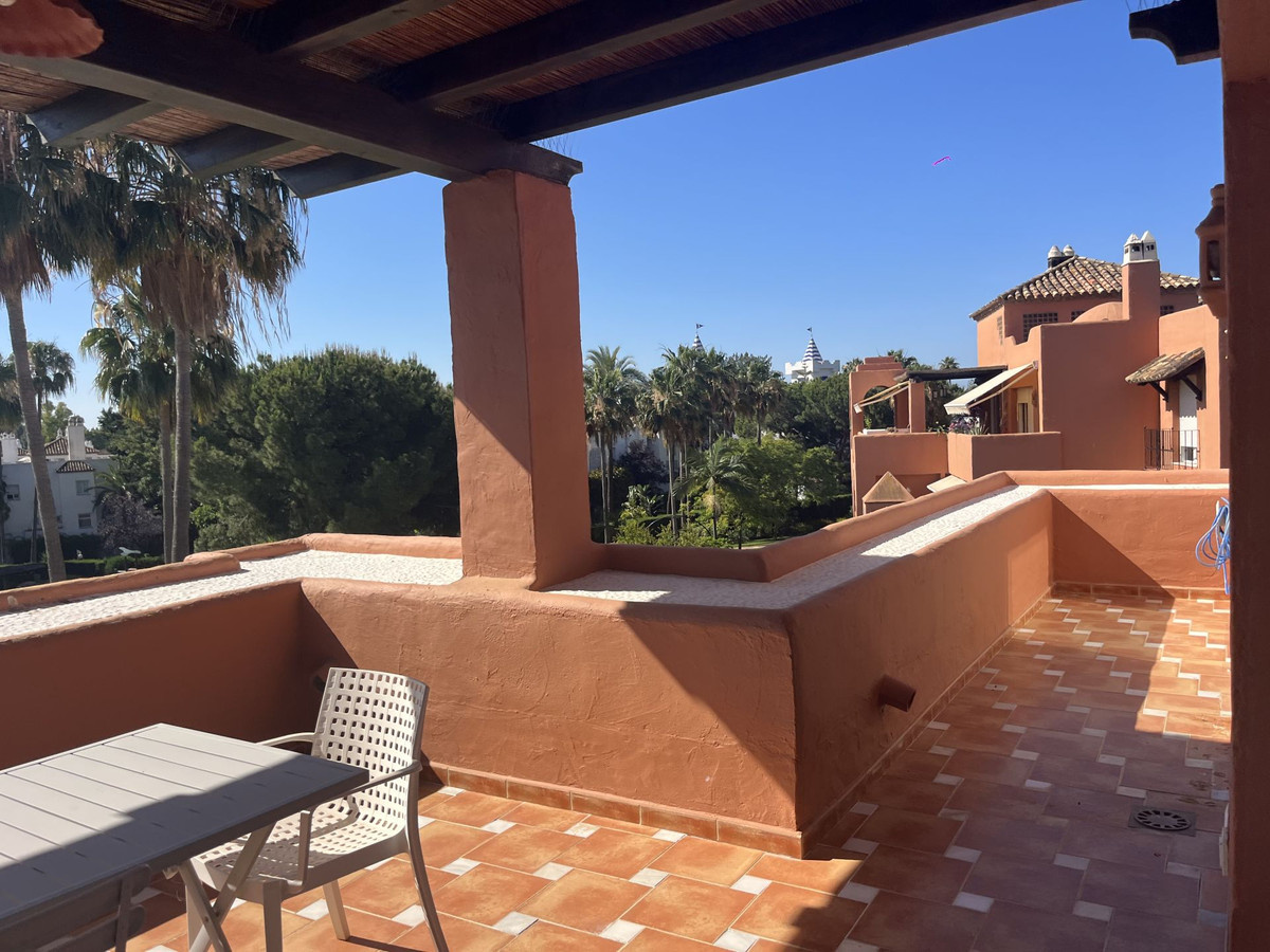 Middle Floor Apartment in Estepona