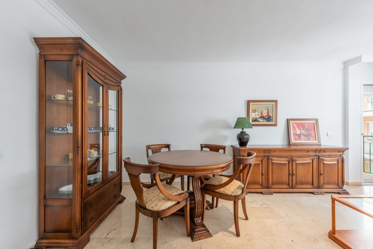 Middle Floor Apartment in Estepona