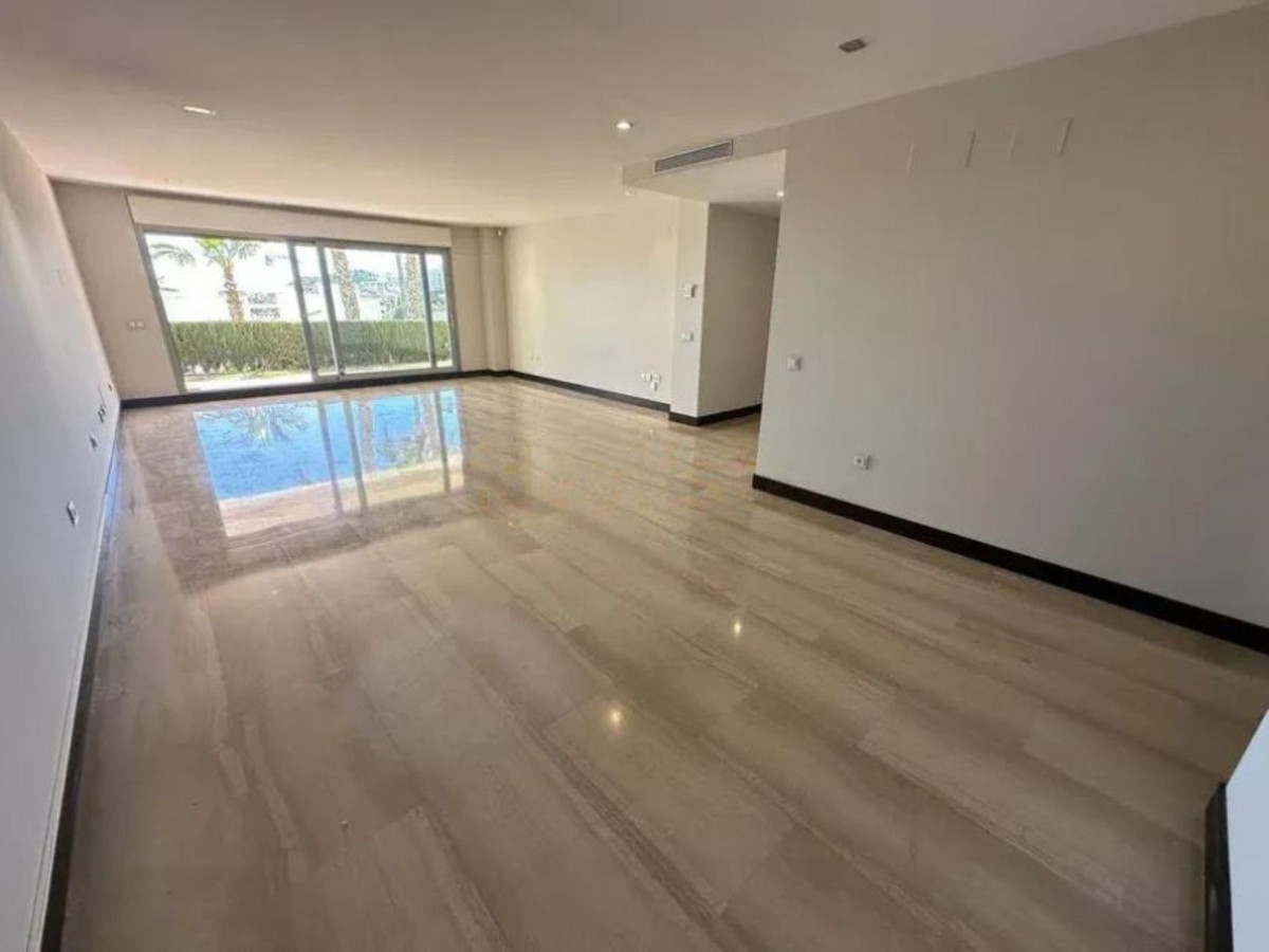 Ground Floor Apartment in Marbella