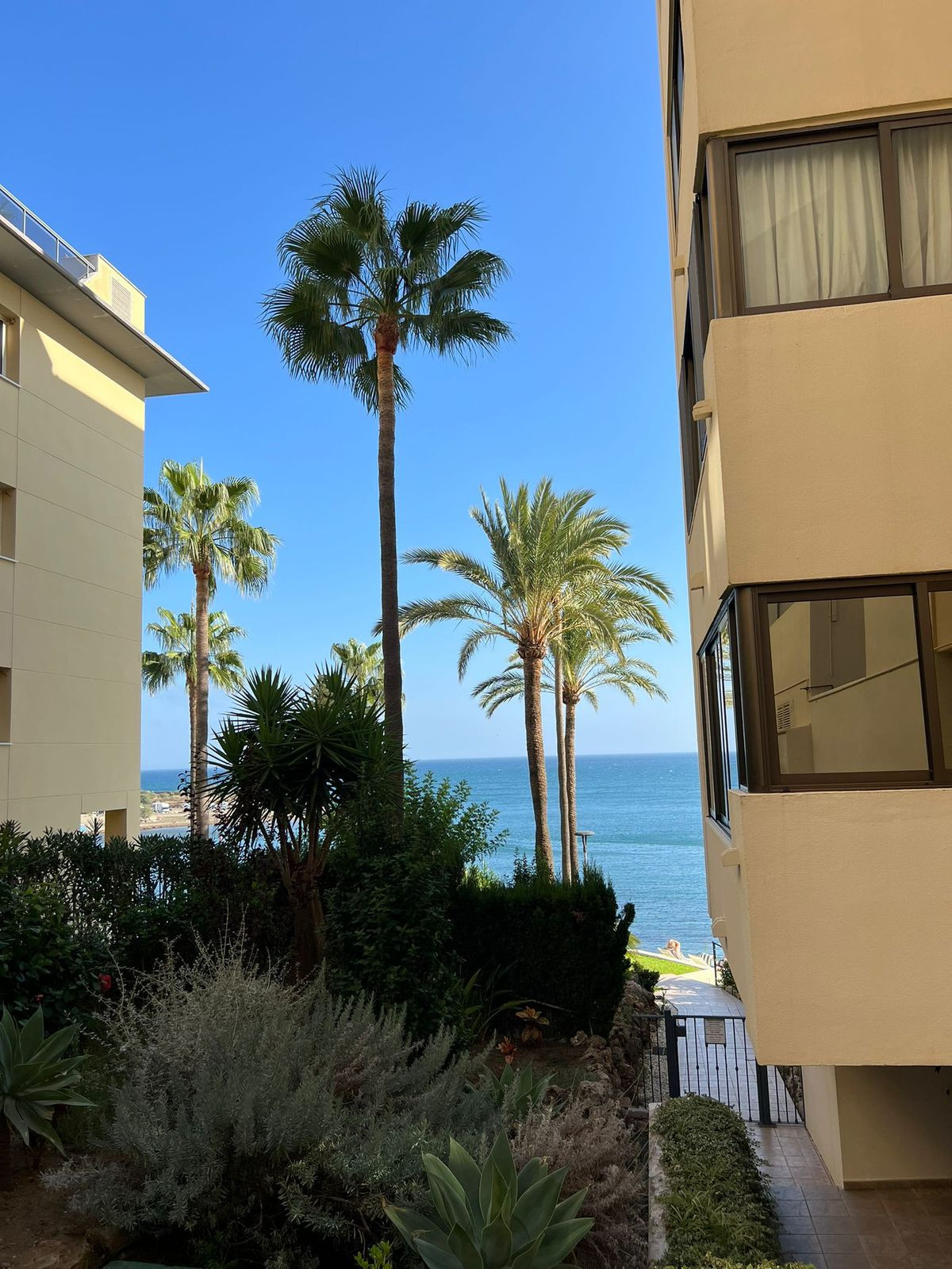 Middle Floor Apartment in Estepona