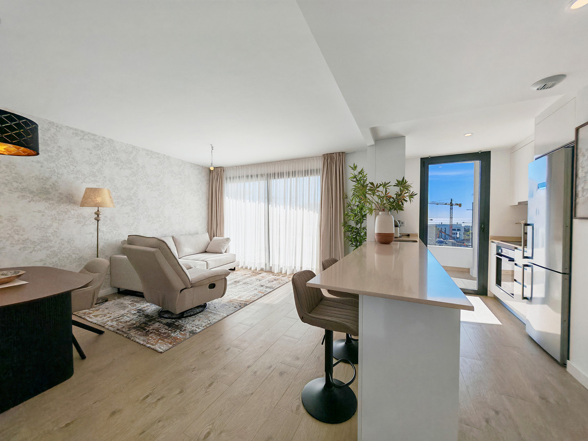 Middle Floor Apartment in Estepona