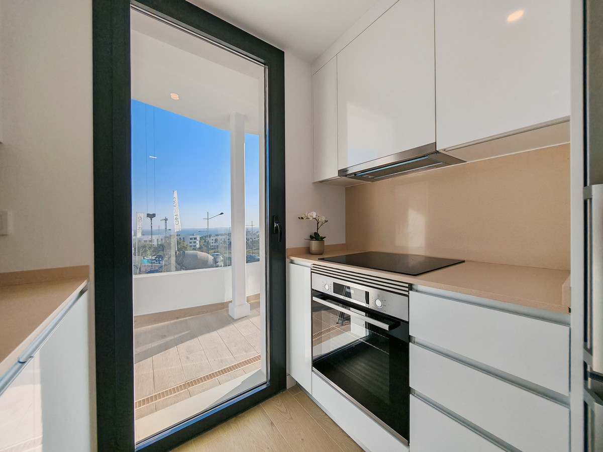 Middle Floor Apartment in Estepona