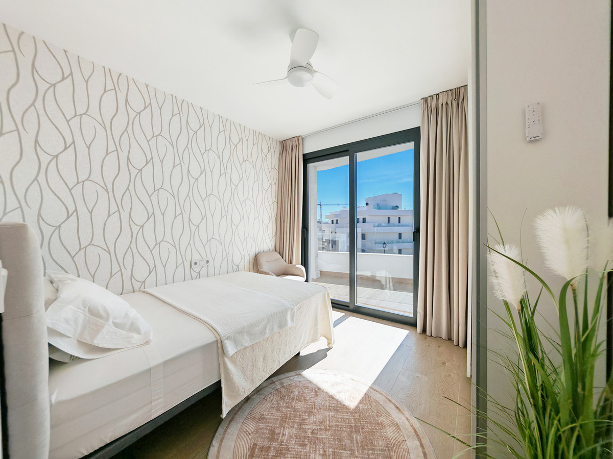 Middle Floor Apartment in Estepona