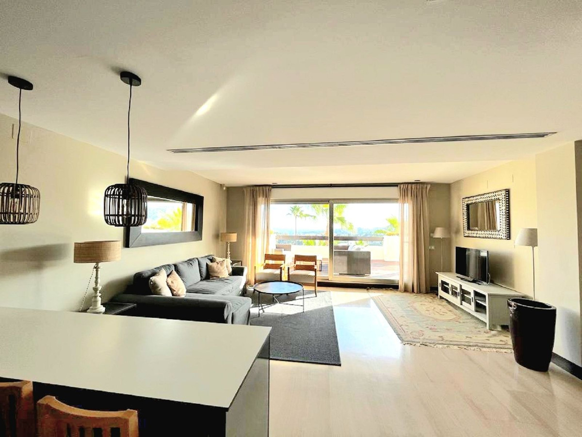 Middle Floor Apartment in Benahavís