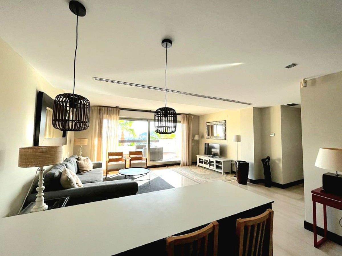 Middle Floor Apartment in Benahavís