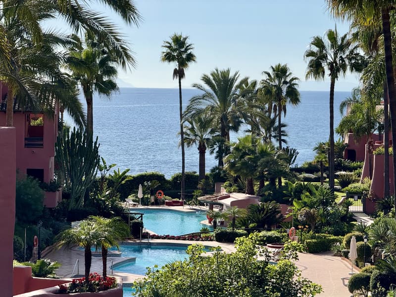 Middle Floor Apartment in Estepona