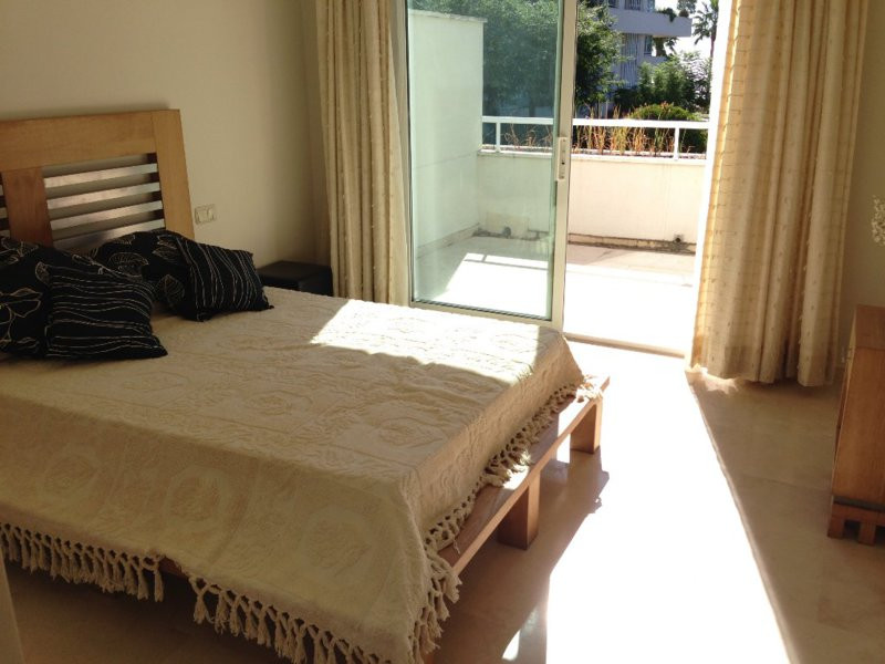 Middle Floor Apartment in Estepona