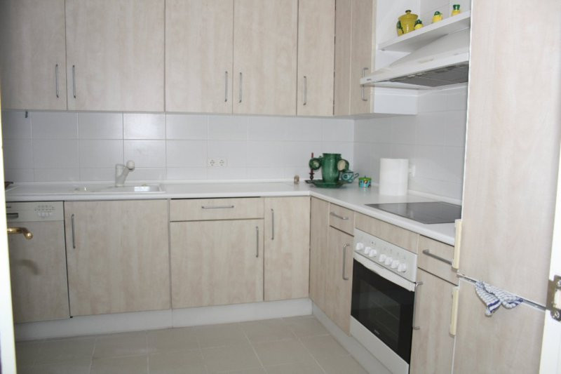 Middle Floor Apartment in Estepona