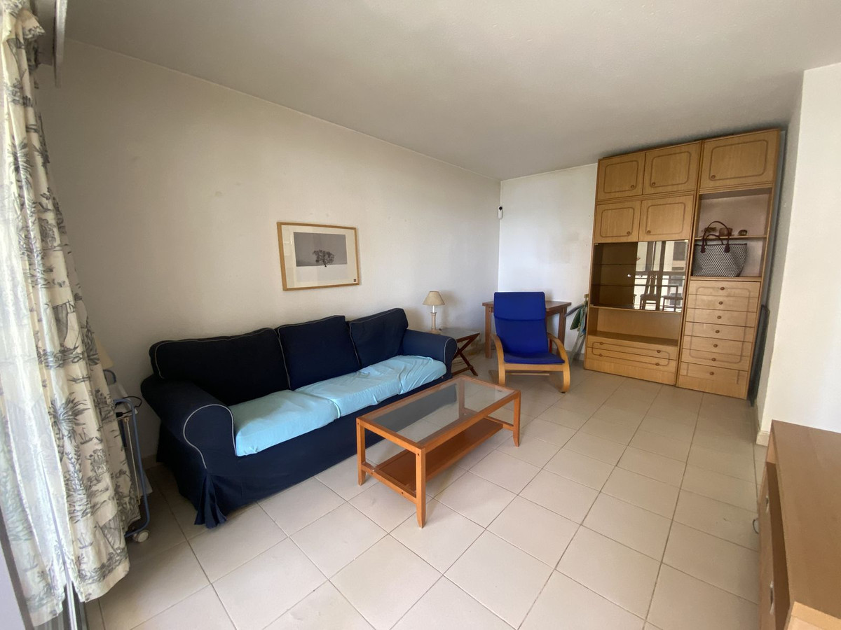 Middle Floor Apartment in Marbella