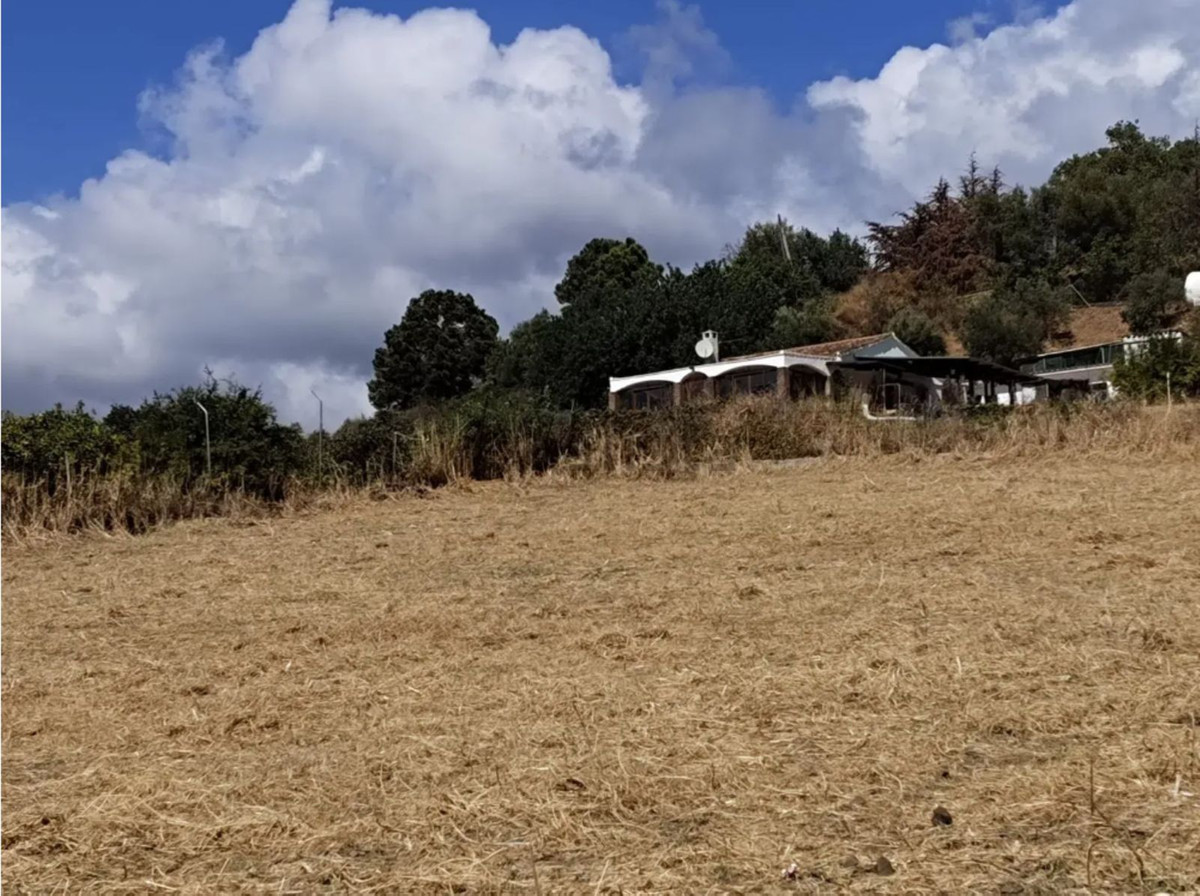 Land in Estepona