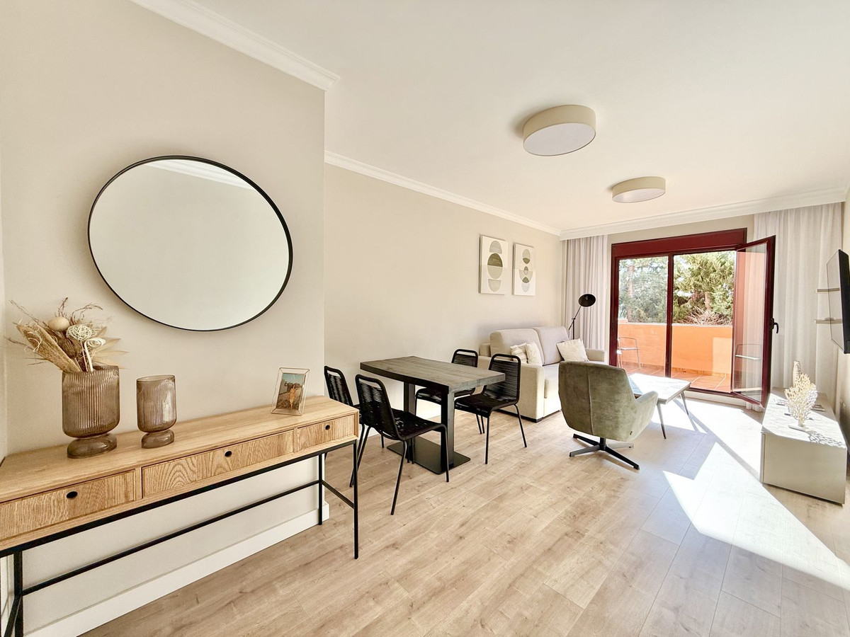 Middle Floor Apartment in Benahavís