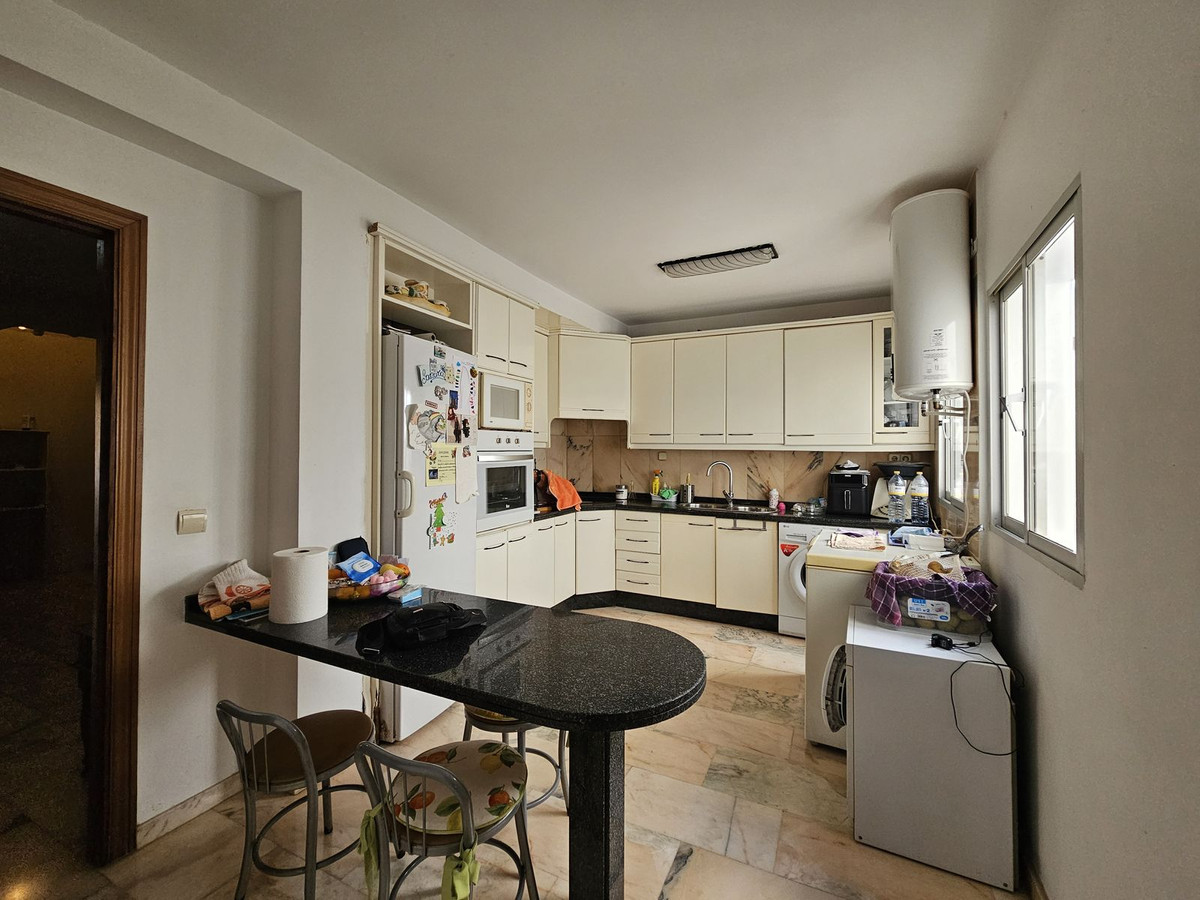 Top Floor Apartment in Estepona