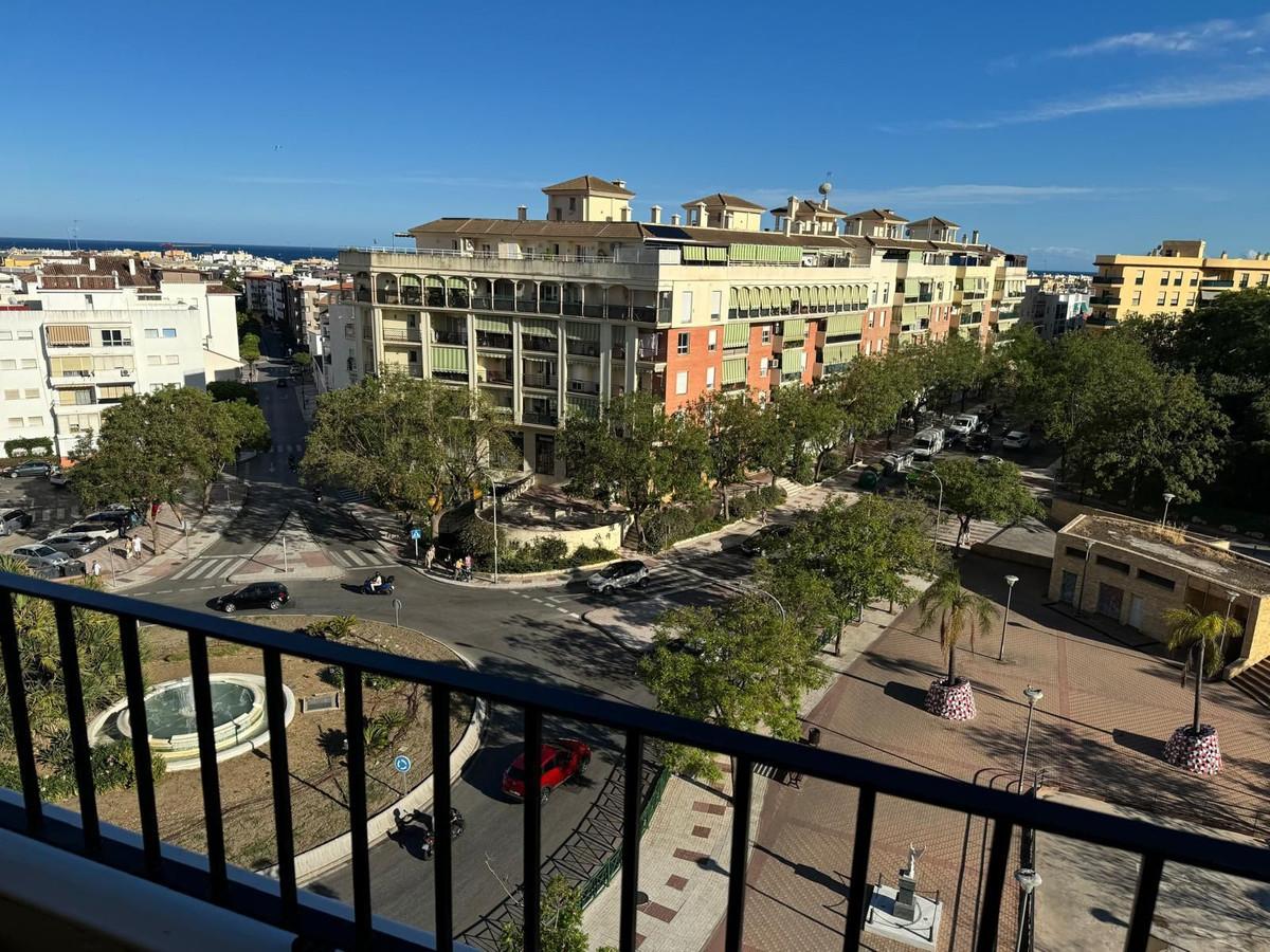 Middle Floor Apartment in Estepona